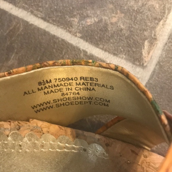 Multi-colored Sandals - Picture 3 of 7